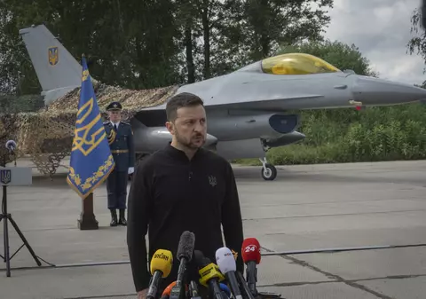 Ucraina a primit primele avioane F-16. Zelenski: „Am reuşit. Au început deja să le folosească”