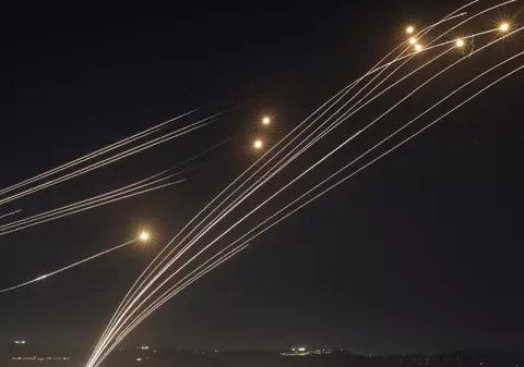 Hezbollah anunță că a lansat „zeci de rachete” asupra nordului Israelului. Iron Dome a interceptat numeroase ținte