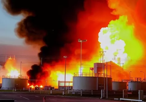 Ucraina e tot mai precisă când bombardează ținte în Rusia. Depozitul de petrol Atlas, din regiunea Rostov, incendiat și distrus