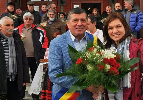Mesajul Simonei Halep, după moartea fulgerătoare pe terenul de fotbal a primarului ales din Bușteni, Emanoil Savin