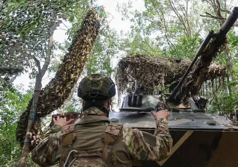 Rușii primesc în masă SMS-uri cu îndemnul să plece la război în Ucraina. Cine semnează un contract cu armata primește 8.000 de euro