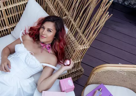 Lora și Ionuț Ghenu, în fața ofițerului de stare civilă. Artista și partenerul ei se căsătoresc astăzi, după 9 ani de relație. „Sunt fericită!”