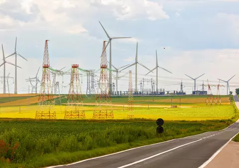 Paradoxul energetic românesc: vara cumpărăm energie la prețuri foarte mari, iarna exportăm la valori de trei ori mai mici. Care sunt cauzele