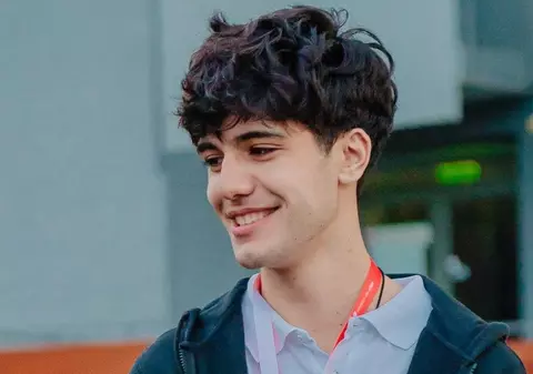 Alexandru Jerpelea, elevul de 17 ani care a creat primul traducător de aromână: „Suntem fericiți că am produs un așa entuziasm” | INTERVIU