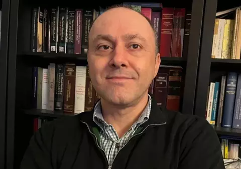 Interviu | Bogdan Iancu, doctor în drept constituțional comparat: „E bine că MCV a fost ridicat, nu puteam ține la infinit România într-un fals statut de paria” 