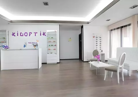 Consult oftalmologic pediatric fără picături la Clinica KidOptik