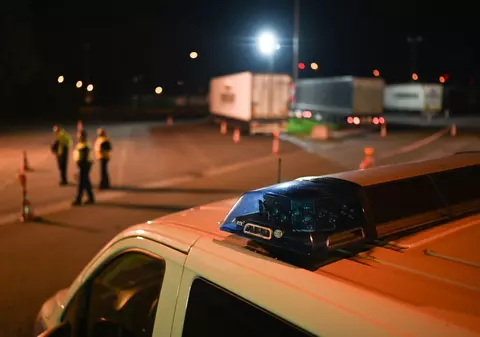 13 magazine din București, închise și amendate de ANPC pentru că vindeau țigări minorilor