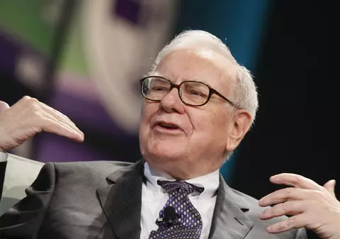 La 94 de ani, Warren Buffett face afaceri de miliarde: a vândut din nou acţiuni Bank of America