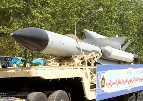 Iranul a prezentat noua rachetă balistică și drona Shahed modernizată la o paradă militară