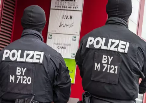 „Zeul spargerilor”, un puști marocan care a comis 180 de furturi în Germania, a fugit în Elveția, unde a cerut azil