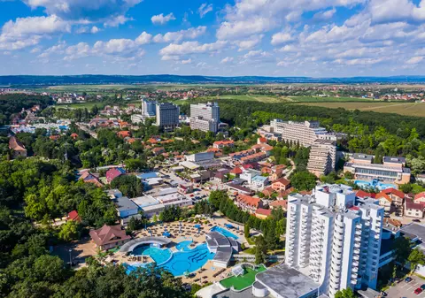 Staţiuni cu izvoare de apă minerală din România