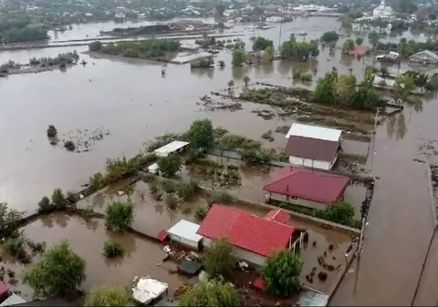 Comisia Europeană distribuie 120 de milioane de euro fermierilor afectați de fenomenele meteo. României îi sunt alocate 21,6 milioane de euro