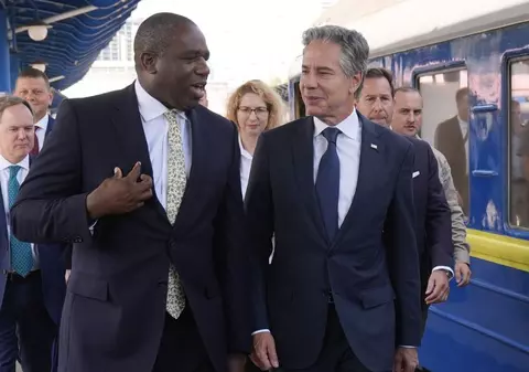 Șefii diplomațiilor din SUA și Marea Britanie, în vizită la Kiev, pe fondul cererilor de a permite lovituri în adâncime pe teritoriul Rusiei