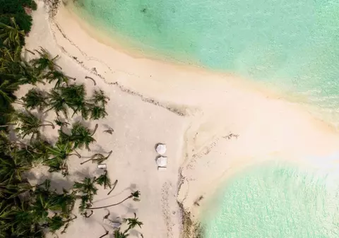 O familie de români a dat 84.000 de euro pentru o vacanţă de 12 zile în străinătate. Destinaţia care i-a costat o avere