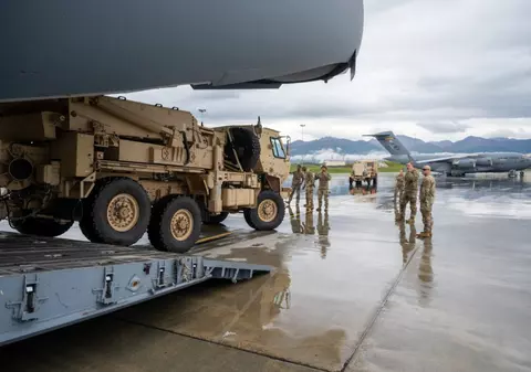 Demonstraţie de forţă a armatei americane în Alaska, pe fondul exerciţiilor navale din Pacific ale Rusiei şi Chinei | FOTO
