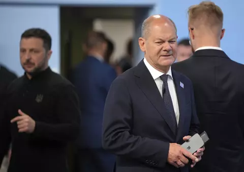 Olaf Scholz pregătește un plan de pace care poate include cedări teritoriale Rusiei, scrie La Repubblica. Reacția Kremlinului