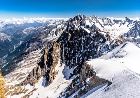 Cei patru alpinişti rămaşi blocaţi pe Mont Blanc din cauza vremii rele au fost găsiţi morți