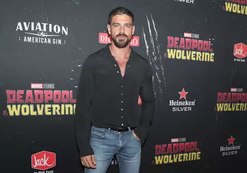 Michele Morrone, mesaj dur pentru televiziunile din România: „Programe dezgustătoare și ignorante. Difuzează cele mai groaznice gunoaie”