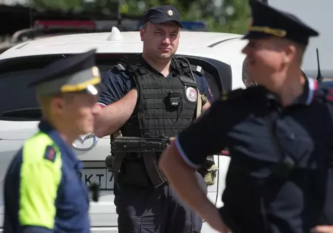 Patru persoane au fost rănite într-o școală din Rusia de un elev de 13 ani. Copilul a lovit cu ciocanul trei colegi și o profesoară