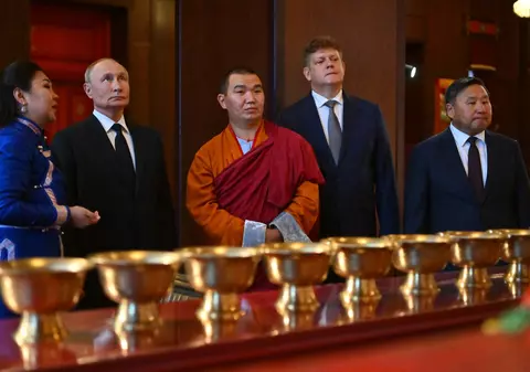 Vladimir Putin a ajuns în Mongolia, în prima sa vizită într-un stat membru al Curții Penale Internaționale. „Nu are nicio îngrijorare”, afirmă Peskov