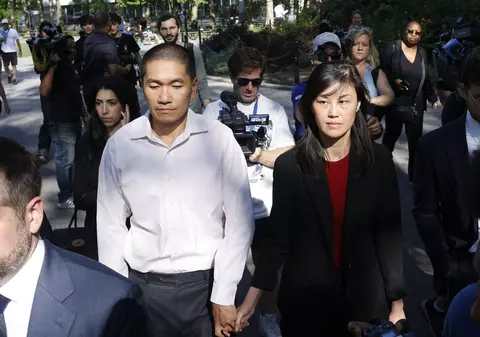 Consulul chinez la New York, expulzat din SUA. Ce spune guvernatoarea Kathy Hochul despre relația cu asistenta sa Linda Sun, acuzată de spionaj