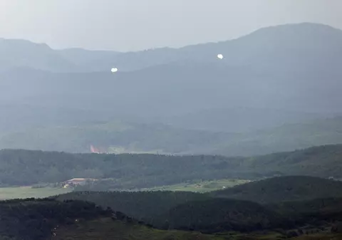 Un nou atac „murdar”. Coreea de Nord a lansat sute de baloane cu gunoi înspre Seul timp de trei zile la rând