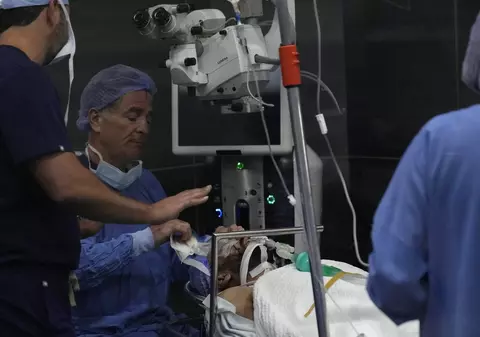 Medic libanez, șocat de numărul răniților după exploziile dispozitivelor electronice: „Dorm doar două ore, în rest operez”