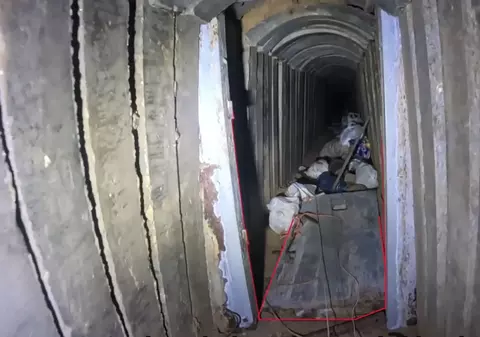 Cum arată tunelul înghesuit şi însângerat în care au fost ţinuţi cei şase ostatici israelieni înainte de a fi ucişi | VIDEO