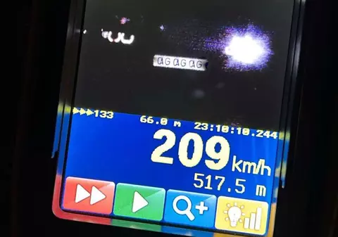 Șofer de 23 de ani, prins conducând cu 209 km/h pe A1: „Pe autostradă, piciorul mai scapă…”