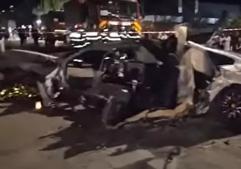 Doi tineri au murit într-un accident la Rătești, în Argeș, după ce au intrat cu mașina într-un stâlp de electricitate | VIDEO