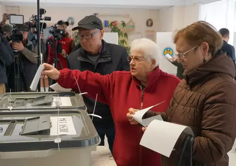 Alegeri prezidențiale în Moldova, turul 2: Peste 860.000 de persoane au votat până la ora 13.00. Prezența la urne este de 29% 