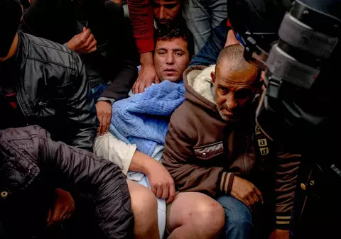 Poliția de frontieră croată, în centrul unui scandal: solicitanți de azil bătuți și forțați să meargă desculți prin cenușă fierbinte | VIDEO