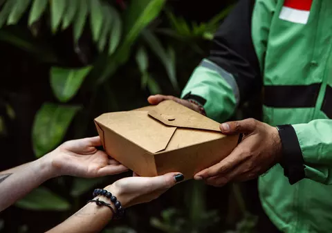 Black Friday pentru afacerea ta HoReCa: pachete de ambalaje eco-friendly și produse de curățenie la prețuri reduse