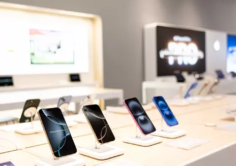 Cât costă un iPhone 16 la eMAG înainte de Black Friday 2024
