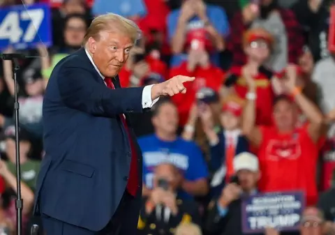 Trump susține că Xi Jinping nu îl poate provoca pentru că știe că este „nebun”: „Dacă intri în Taiwan, o să te taxez”