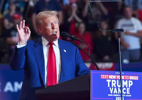 Donald Trump ar trebui să fie închis „politic”, spune Joe Biden, pentru că e o ameninţare la adresa democraţiei