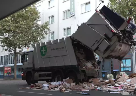 Un român a fost găsit mort într-un camion compactor de gunoi, poliția germană l-a identificat după două săptămâni