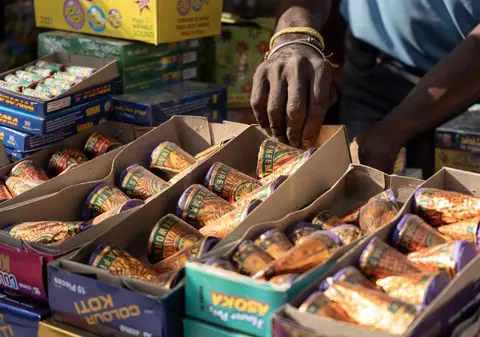 Explozia artificiilor într-un templu din India a provocat peste 150 de victime