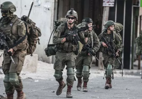 Netanyahu, somat de 130 de militari israelieni să încheie „acum” un acord de eliberare a ostaticilor