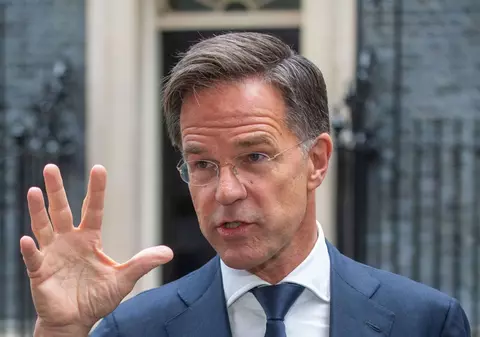 Mark Rutte, întrebat despre riscul ca România să aibă un preşedinte anti-NATO: „Nu comentez, este o alianţă democratică”