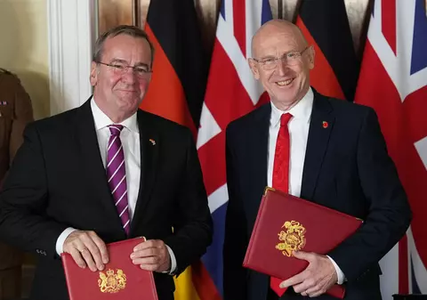 Marea Britanie și Germania au semnat un acord de apărare „istoric”. Cele două armate se vor pregăti împreună