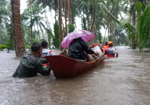 „Hawaii-ul chinezesc”, acoperit de ape, după ploile extreme aduse de un ciclon tropical I VIDEO
