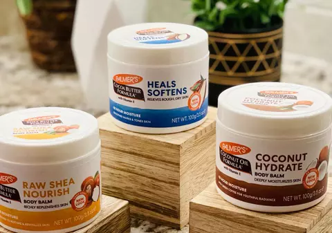 Brandul american Palmer’s oferă o linie completă de creme, loțiuni, balsamuri de buze, săpunuri, uleiuri de corp și formule solide originale
