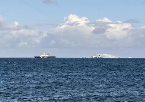 Un petrolier încărcat cu 640 de tone de țiței a luat foc în Marea Baltică