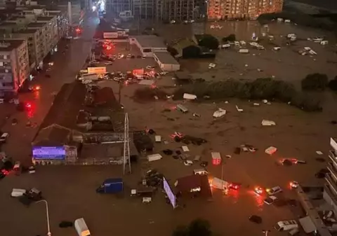 Un român a fost găsit mort după inundațiile din Spania. Alți 16 conaționali sunt în continuare dispăruți