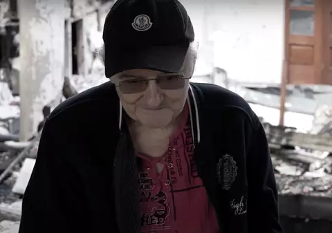 Reacția lui Irinel Columbeanu când a ajuns la vila din Izvorani, care a ars în 2020: „Simt o emoție puternică”. Vila în care a locuit a fost distrusă de flăcări