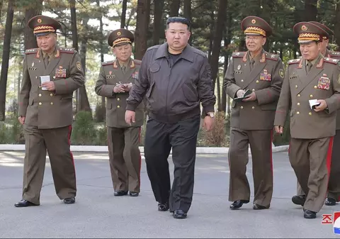 Kim Jong Un spune că distrugerea drumurilor spre Coreea de Sud marchează „sfârşitul relaţiei nefaste” cu Seulul