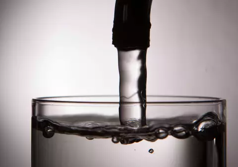 Mii de oameni din Iași rămân fără apă din cauza unor lucrări: „Utilizatorii afectați să-şi creeze rezerve de apă potabilă”