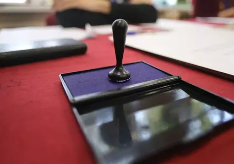 Zeci de români candidează la alegerile locale din Belgia. Pe liste se regăsesc doctori, psihologi și muncitori în construcții