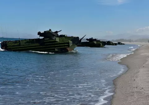 România va cumpăra 44 de vehicule amfibii de asalt din SUA. Modelul a avut probleme în trecut